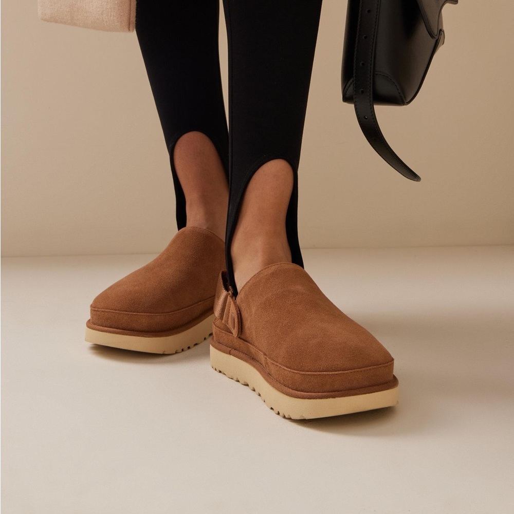 UGG Goldenstar Clogs NWT (box included)